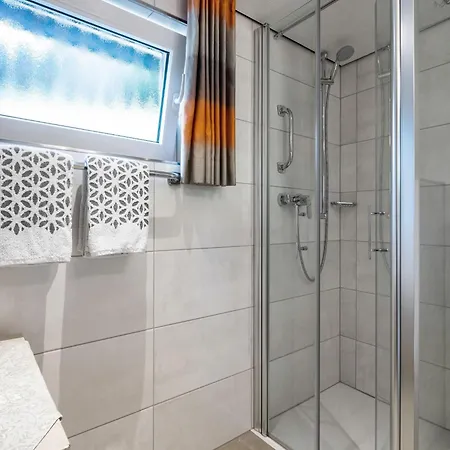 Modern In Sauerland With Balcony שמאלנברג