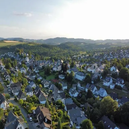 Modern In Sauerland With Balcony דירה שמאלנברג